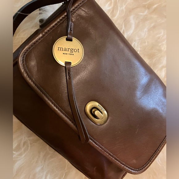 Margot Parker Turn Key Genuine Leather Crossbody Bag in Cognac. - Picture 4 of 13